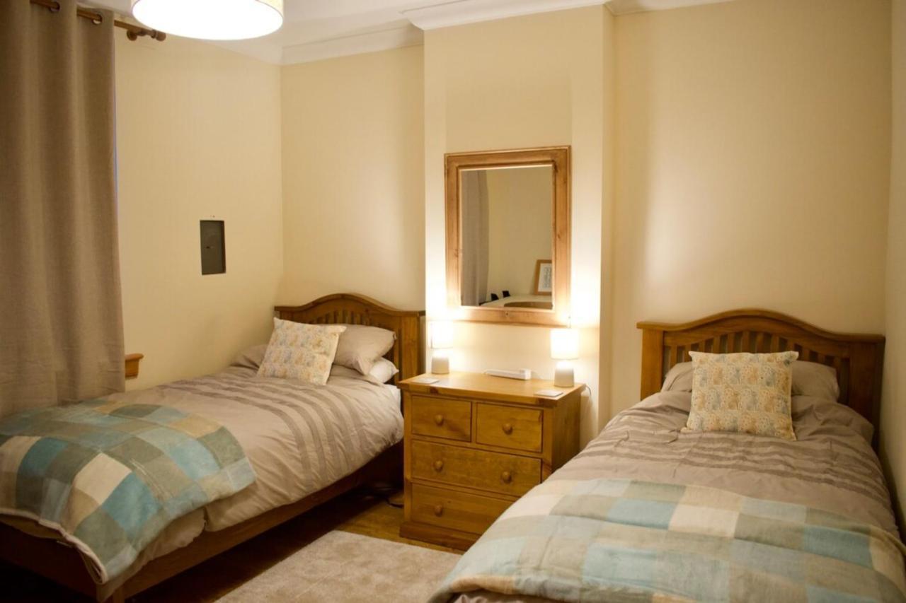 Newly Refurbed Home With Free Parking Edimburgo Esterno foto